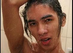 Asiangay Mann - Ich bin der Christian und bin gay, ich liebe M&auml;nner und habe keine Tatoos oder Piercings. Bin fr&ouml;hlich und charmant. Ich bin ein romantischer Idealist, der glaubt, der N&auml;chste werde der Einzige sein. Einerlei, wie oft ich schon entt&auml;uscht worden bin, mein Optimismus b...