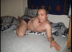 Dein S&uuml;&szlig;er Nachbars Junge - Hi, ihr S&uuml;&szlig;en da drau&szlig;en, kommt zu mir, ich mache alles vor der Cam. Erz&auml;hlt mir eure W&uuml;nsche, jede kleinste Fantasie m&ouml;chte ich gerne mit euch teilen, ich gehe auf jeden eurer W&uuml;nsche ein. Dieses Erlebnis werdet ihr nie wieder vergessen, hoffe ich doch. Bis bald!